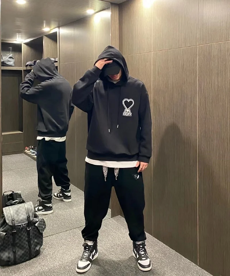 Autumn and Winter 2022 Korean Fashion Men's and Women's Premium Hoodie Embroidery Heart Shoulder High Quality Round Neck Hoodie
Autumn and Winter 2022 Korean Fashion Men's and Women's Premium Hoodie Embroidery Heart Shoulder High Quality Round Neck Hoodie