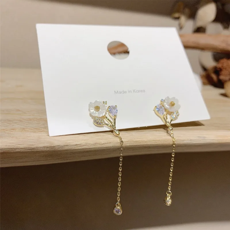 Exquisite Fashion Exquisite Fashion Gold Ear Line Flower Earring For Women Wholesale Elegant Girl Zircon Dangle Earrings Jewelry
Exquisite Fashion Exquisite Fashion Gold Ear Line Flower Earring For Women Wholesale Elegant Girl Zircon Dangle Earrings Jewelry