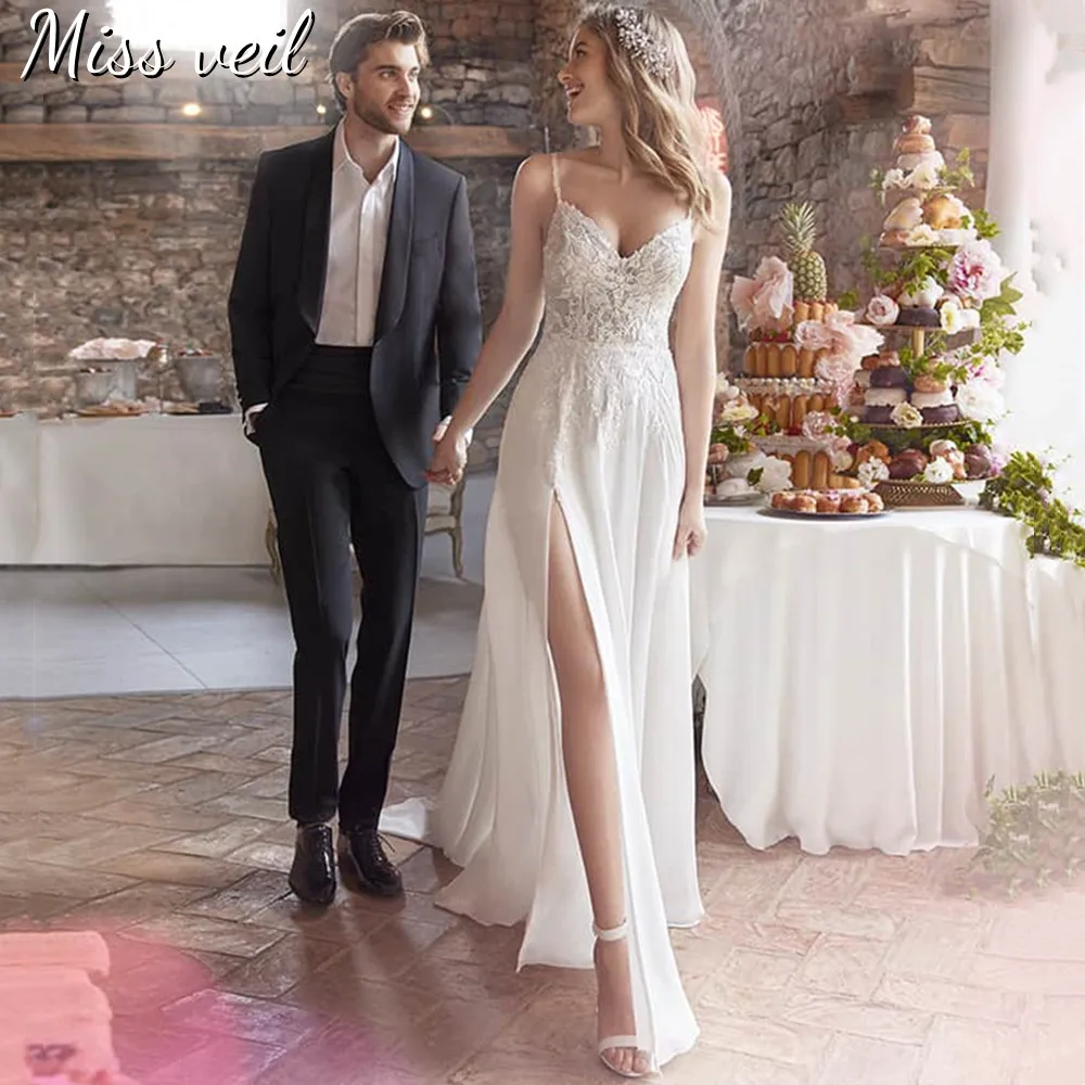 Miss Veil Chiffon Wedding Dress Spaghetti Straps Slit Sexy V-Neck Bridal Gown Backless Sweep Train Lace Appliques Robe de mariée
Miss Veil Chiffon Wedding Dress Spaghetti Straps Slit Sexy V-Neck Bridal Gown Backless Sweep Train Lace Appliques Robe de mariée