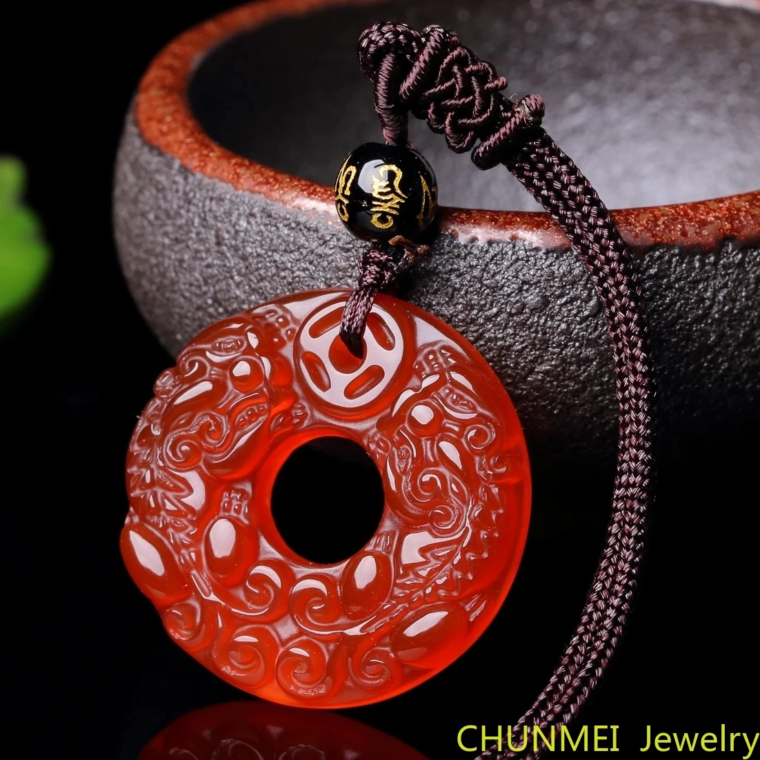 Natural Chinese Chalcedony Hand Carved Jade Pendant Necklace Fashion Lovers Jewelry Carved Agate Black Buckle Pendant
Natural Chinese Chalcedony Hand Carved Jade Pendant Necklace Fashion Lovers Jewelry Carved Agate Black Buckle Pendant