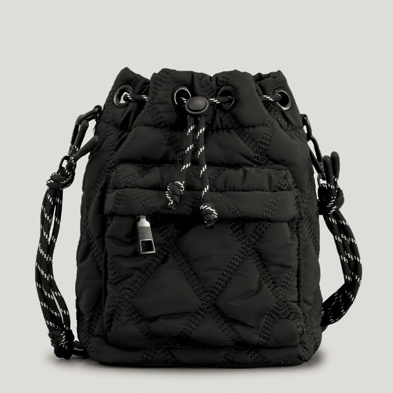 Casual Drawsting Padded Women Shoulder Bags Nylon Quilted Crossbody Bag Vintage Bucket Bag Small Tote Female Purses 2022 Winter
Casual Drawsting Padded Women Shoulder Bags Nylon Quilted Crossbody Bag Vintage Bucket Bag Small Tote Female Purses 2022 Winter