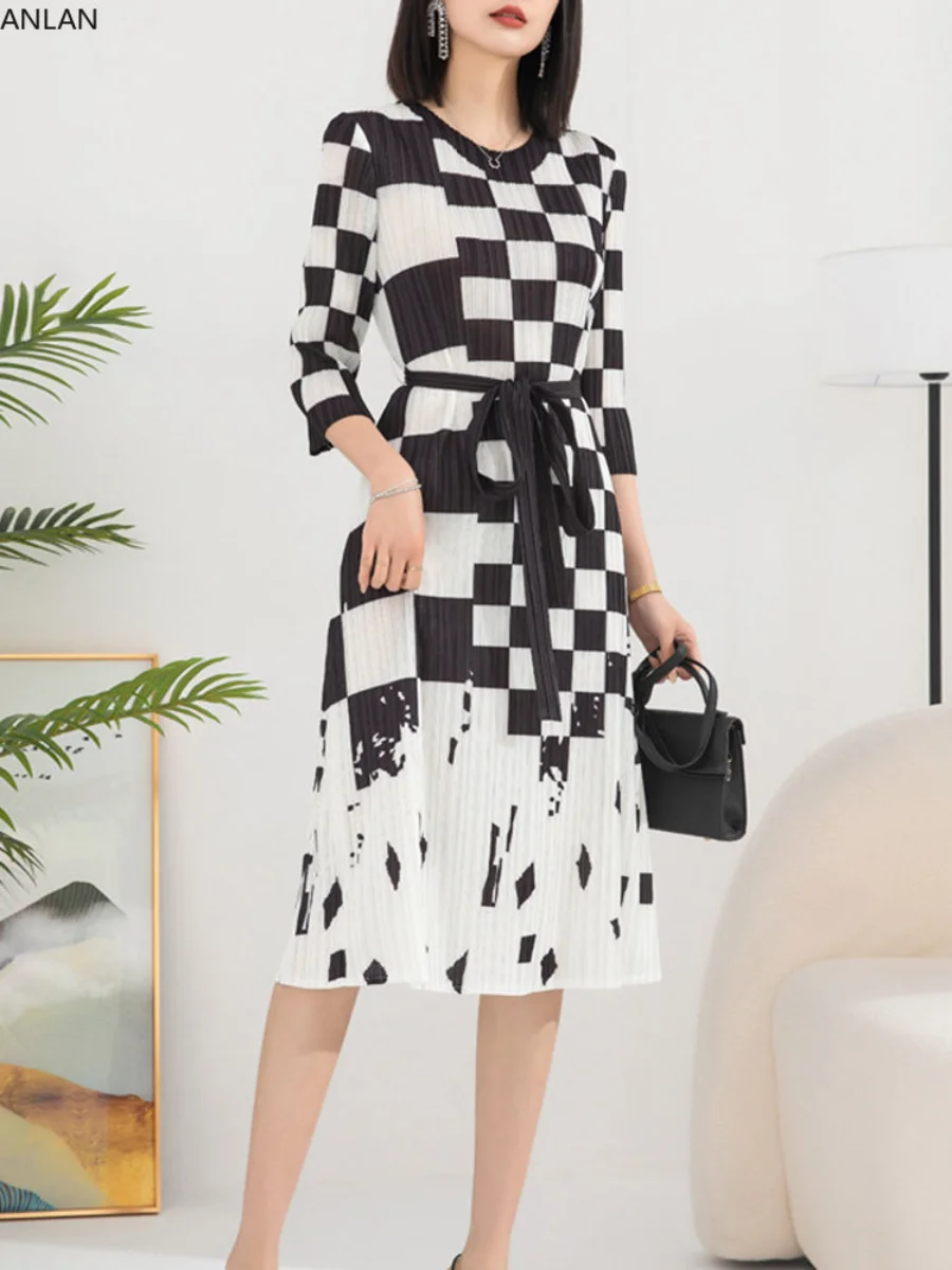 Женское плиссированное платье миаке с поясом, клетчатое платье-трапеция с принтом, круглым вырезом и длинными рукавами, лето 2023
Женское плиссированное платье миаке с поясом, клетчатое платье-трапеция с принтом, круглым вырезом и длинными рукавами, лето 2023