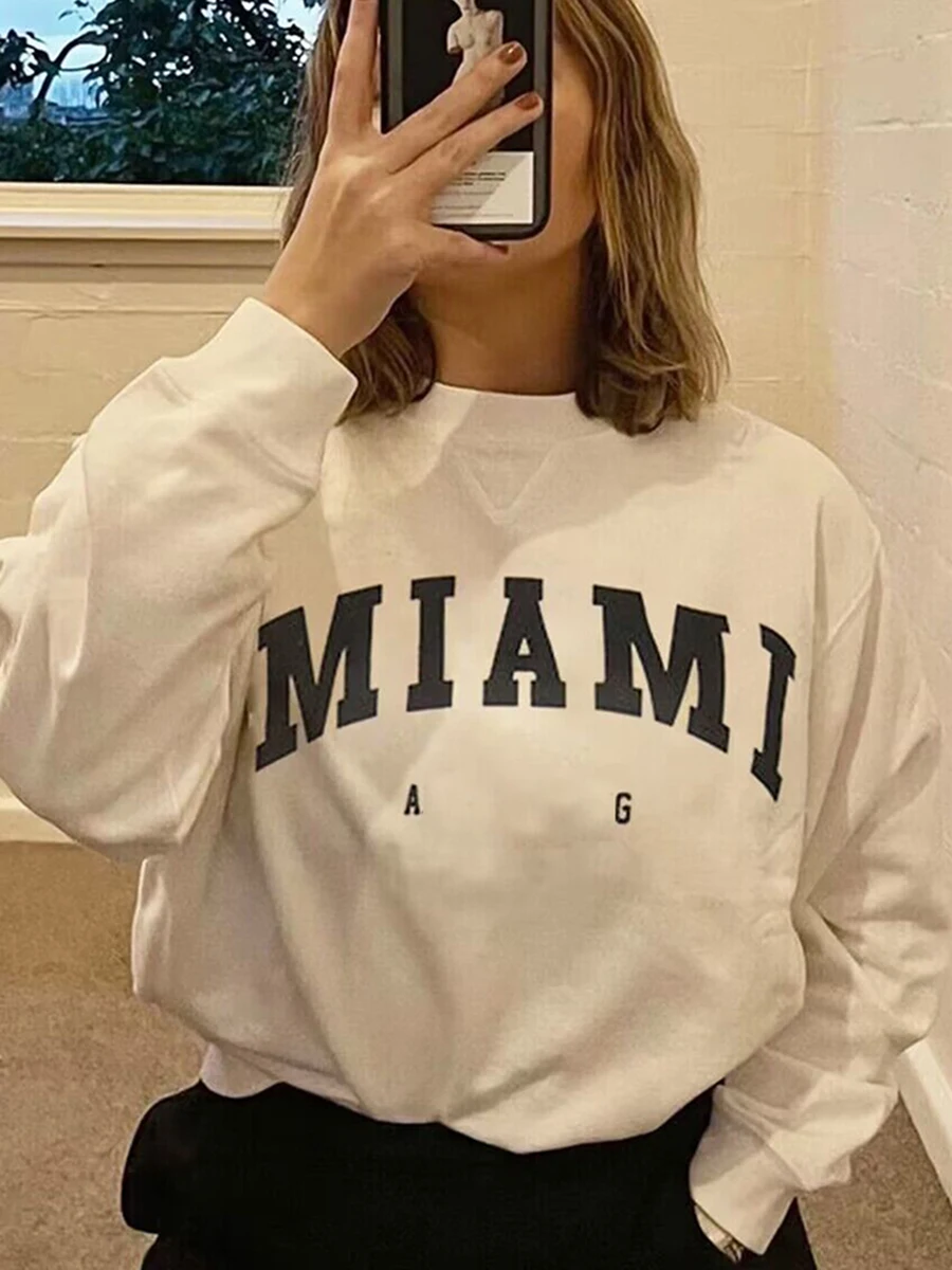 Женский хлопковый свитшот с круглым вырезом, длинным рукавом 
Женский хлопковый свитшот с круглым вырезом, длинным рукавом