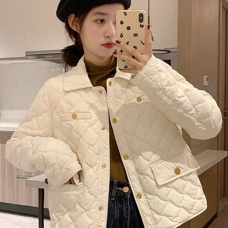 2023 Autumn Ultra Light Warm Casual Coat Parka Female Puffer Jacket Women Vintage Small Fragrance Parka Warm Short Coat Outwear
2023 Autumn Ultra Light Warm Casual Coat Parka Female Puffer Jacket Women Vintage Small Fragrance Parka Warm Short Coat Outwear