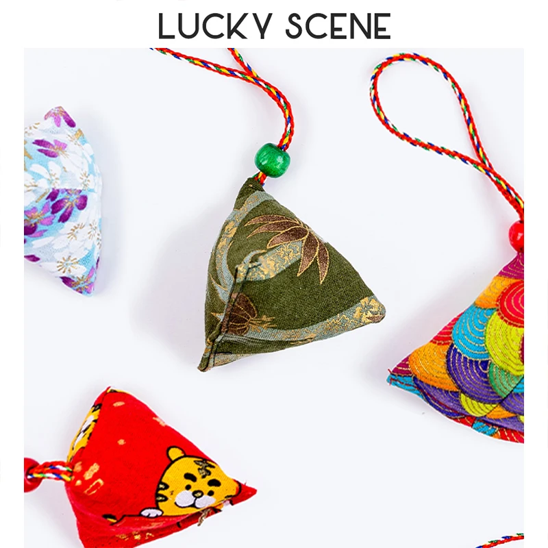 Chinese Taditional Incense Mugwort Triangle Dumplings Sachets Sachets Gifts Pendants Wormwood Sachets Campaign S01546
Chinese Taditional Incense Mugwort Triangle Dumplings Sachets Sachets Gifts Pendants Wormwood Sachets Campaign S01546