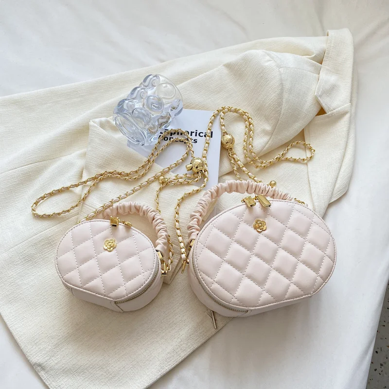 2022 Summer Pleated Tote Bag Famous Brand Small Leather Women's Designer Underarm Handbags Short Handle Shoulder Crossbody Bag
2022 Summer Pleated Tote Bag Famous Brand Small Leather Women's Designer Underarm Handbags Short Handle Shoulder Crossbody Bag