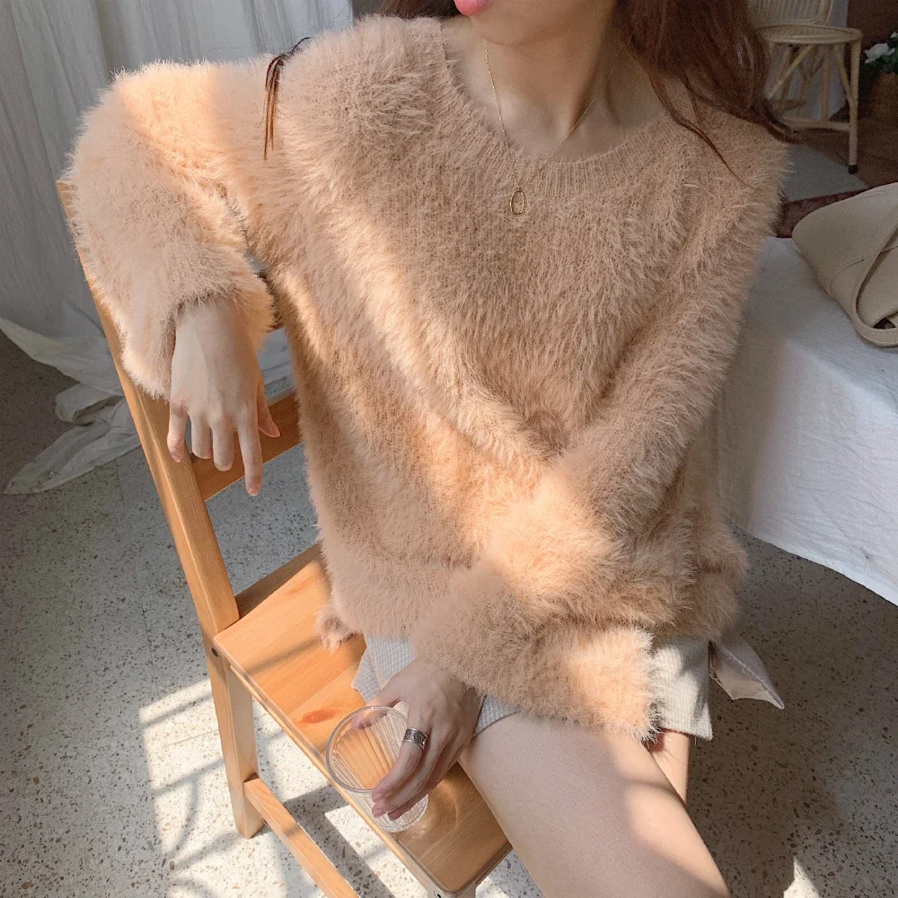 2021 Women Autumn Winter Elegant Khaki Mink Cashmere Sweater Warm Full Sleeve Round Collar Thick Loose Knitted Pullover Jumpers
2021 Women Autumn Winter Elegant Khaki Mink Cashmere Sweater Warm Full Sleeve Round Collar Thick Loose Knitted Pullover Jumpers