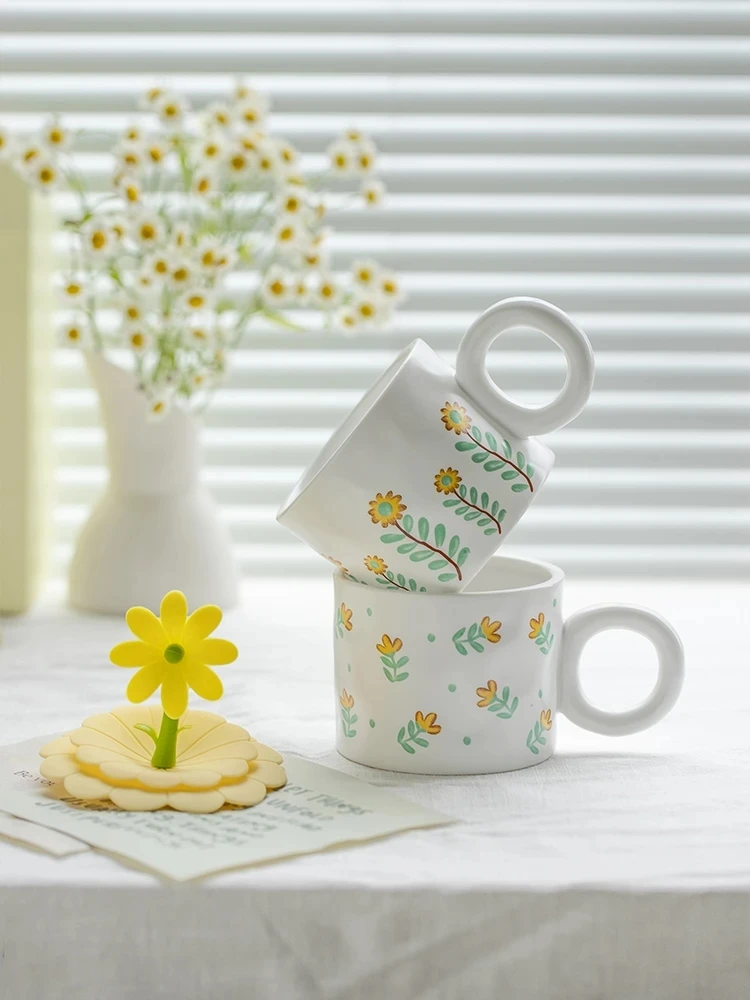 Cute Flower Embossed Mug with Lid Small Fresh Chrysanthemum Ceramic Cup Girl Design Niche Breakfast Coffee Milk Cup
Cute Flower Embossed Mug with Lid Small Fresh Chrysanthemum Ceramic Cup Girl Design Niche Breakfast Coffee Milk Cup