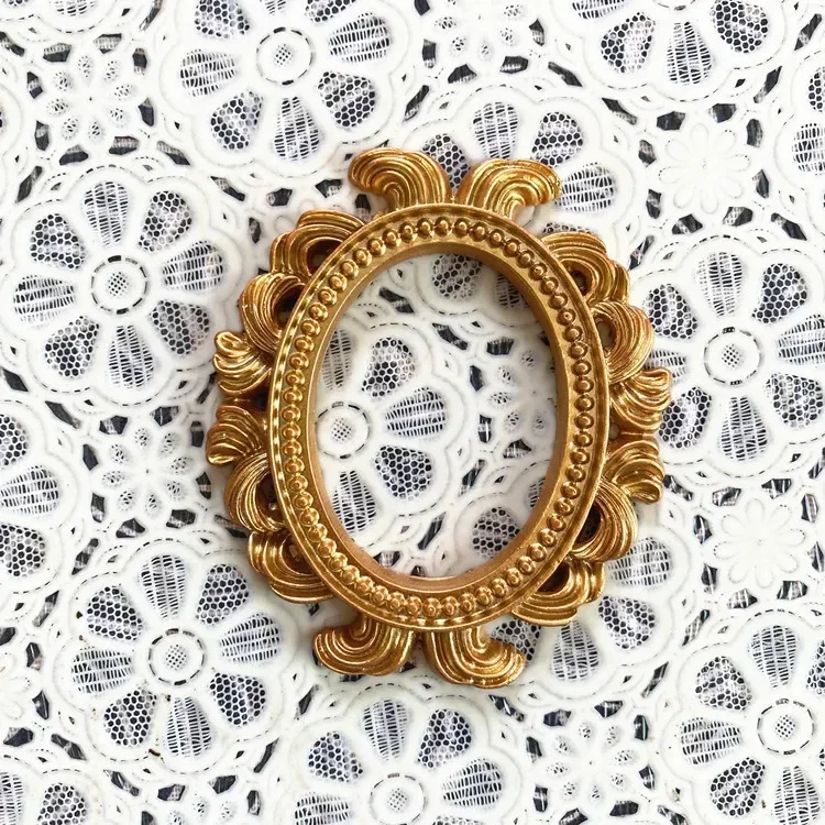 Золотая серебряная ретро фоторамка MOONBIFFY
Золотая серебряная ретро фоторамка MOONBIFFY