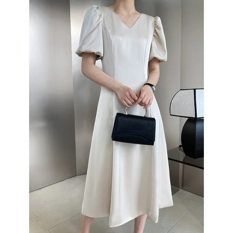 Boho Champagne Satin Midi Dress Black Long Party Dress Elegant Summer Dress V Neck Casual Vintage Vestidos Elegantes Para Mujer
Boho Champagne Satin Midi Dress Black Long Party Dress Elegant Summer Dress V Neck Casual Vintage Vestidos Elegantes Para Mujer
