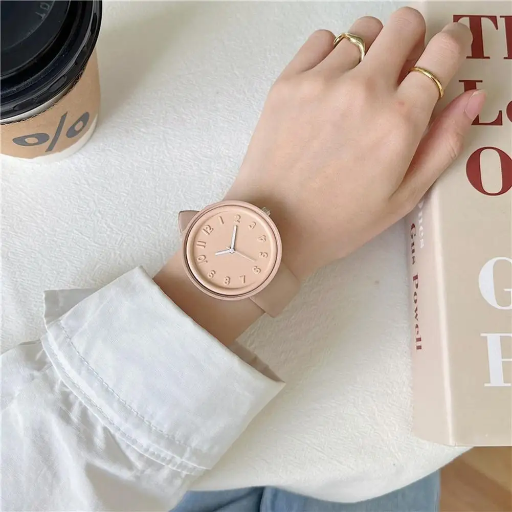 Delicate Women Watch Pointer Display Portable Maxi Numbers Watch Leather Band Easy-to-Read Quartz Watch Work Use
Delicate Women Watch Pointer Display Portable Maxi Numbers Watch Leather Band Easy-to-Read Quartz Watch Work Use