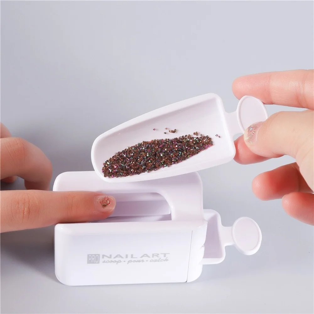 Nails art glitter powder sequins double layer manicure tool rhinestones gems decorations recycling box storage portable containe
Nails art glitter powder sequins double layer manicure tool rhinestones gems decorations recycling box storage portable containe
