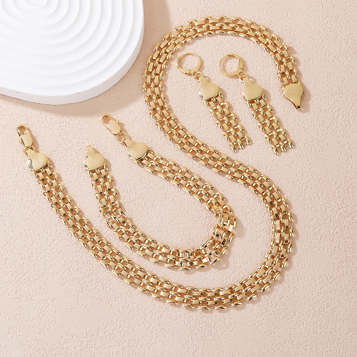 Selead Fashion Necklace Bracelet Earrings Gold Plated Women's Jewelry Gifts
Selead Fashion Necklace Bracelet Earrings Gold Plated Women's Jewelry Gifts