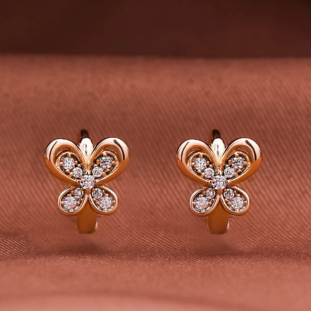 Dckazz New Butterfly Earring Cute Fashion Luxurious Temperament 585 Rose Gold Color Drop Earring Natural Zircon Woman‘jewelry
Dckazz New Butterfly Earring Cute Fashion Luxurious Temperament 585 Rose Gold Color Drop Earring Natural Zircon Woman‘jewelry