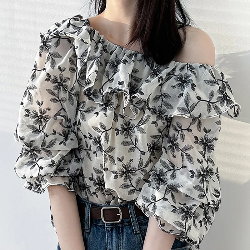 2022 Summer Women Blouse Embroidered Floral Sweet Korean Style Puff Sleeve Off the Shoulder Top Ruffle Loose Shirt Vintage 80521
2022 Summer Women Blouse Embroidered Floral Sweet Korean Style Puff Sleeve Off the Shoulder Top Ruffle Loose Shirt Vintage 80521