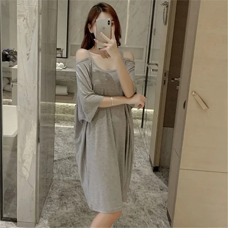 Pajamas Women's Sexy Sleepwear Backless Suspenders Nightdress Short Sleeve Loose Off The Shoulder Loungewear Women Nightgowns
Pajamas Women's Sexy Sleepwear Backless Suspenders Nightdress Short Sleeve Loose Off The Shoulder Loungewear Women Nightgowns