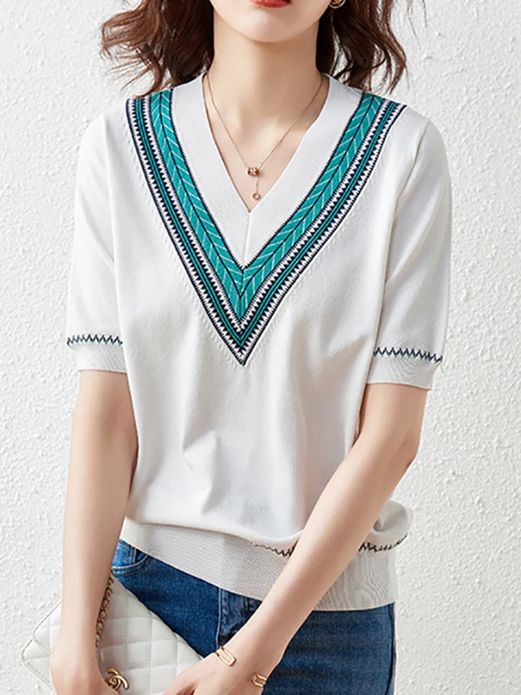 2022 Summer Fashion Women Knitting Tops V Neck Short Sleeve Loose Tee Shirt Femme Embroidery Geometric Tshirts T Shirt Female
2022 Summer Fashion Women Knitting Tops V Neck Short Sleeve Loose Tee Shirt Femme Embroidery Geometric Tshirts T Shirt Female