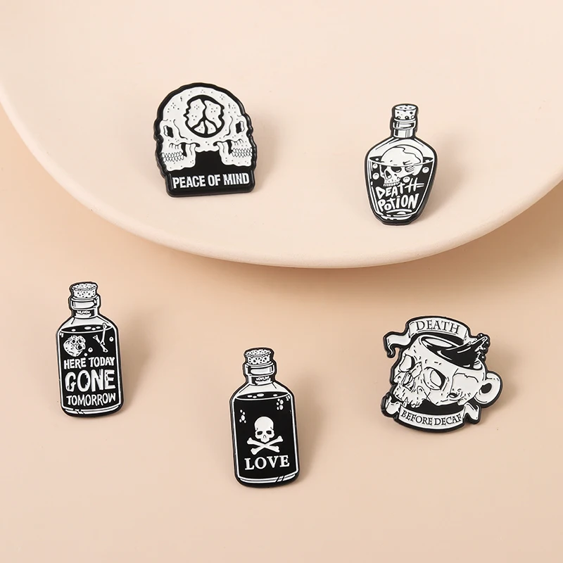 Dark Skeleton Ghost Brooch Men And Women Lovely Japanese Metal Badge Personality Book Bag Decorative Pin Buckle Accessories Gift
Dark Skeleton Ghost Brooch Men And Women Lovely Japanese Metal Badge Personality Book Bag Decorative Pin Buckle Accessories Gift