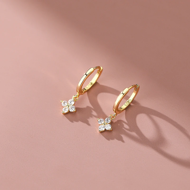 925 Sterling Silver Sweet Floral Hoop Earrings for Women Temperament Simple Inlaid Zircon Wedding Jewelry Accessories
925 Sterling Silver Sweet Floral Hoop Earrings for Women Temperament Simple Inlaid Zircon Wedding Jewelry Accessories