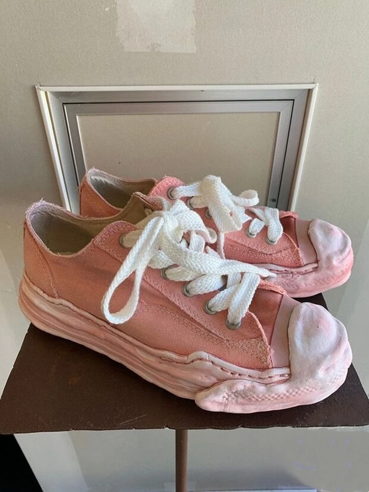 Japan Streetwear Fashion Low-top Canvas Shoes Women Casual Lace-up Flat Vulcanize Shoes Femme Four Seasons Versatile Sneakers
Japan Streetwear Fashion Low-top Canvas Shoes Women Casual Lace-up Flat Vulcanize Shoes Femme Four Seasons Versatile Sneakers