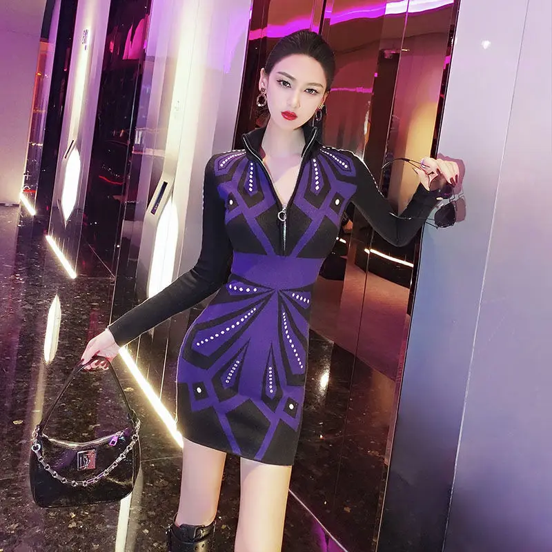 Fashionable Temperament Knitted Dress Women's Autumn and Winter New Age-reducing Slim Zipper Stand Collar Mini Sweater Skirt
Fashionable Temperament Knitted Dress Women's Autumn and Winter New Age-reducing Slim Zipper Stand Collar Mini Sweater Skirt