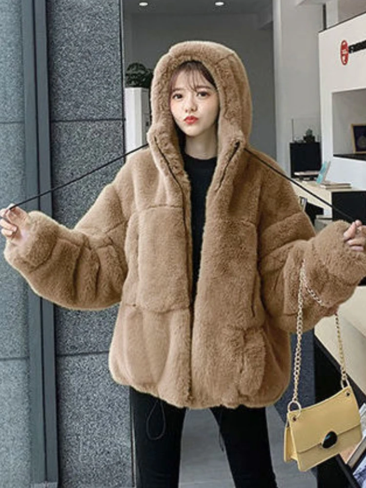 New Fashion Women Faux Fur Coat Winter Thick Fluffy Long Sleeve Short Style Slim Furry Fur Jacket Coats
New Fashion Women Faux Fur Coat Winter Thick Fluffy Long Sleeve Short Style Slim Furry Fur Jacket Coats