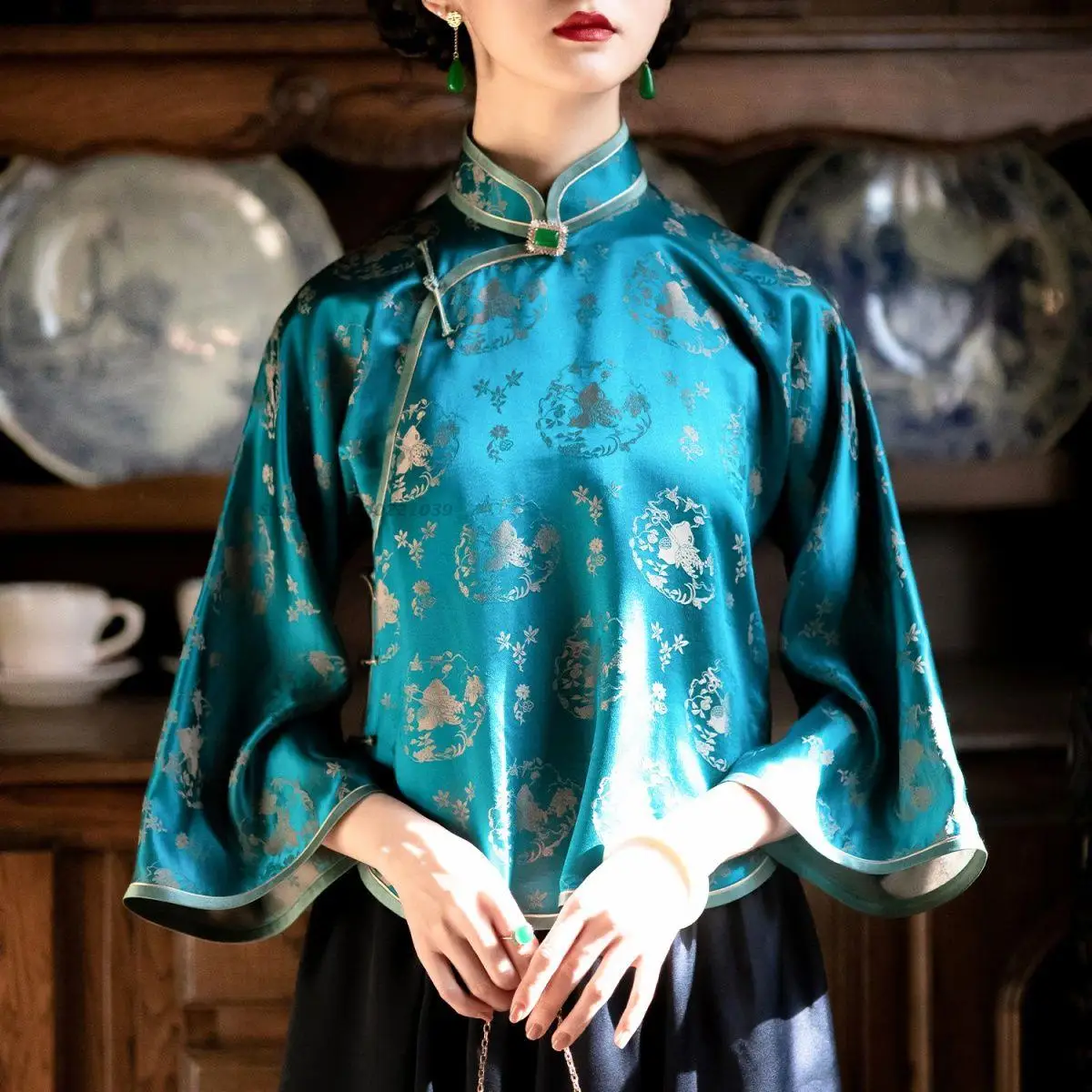 2022 chinese style vintage clothing qipao jacket women asian costume fancy traditional flower print elegant shirt cheongsam tops
2022 chinese style vintage clothing qipao jacket women asian costume fancy traditional flower print elegant shirt cheongsam tops