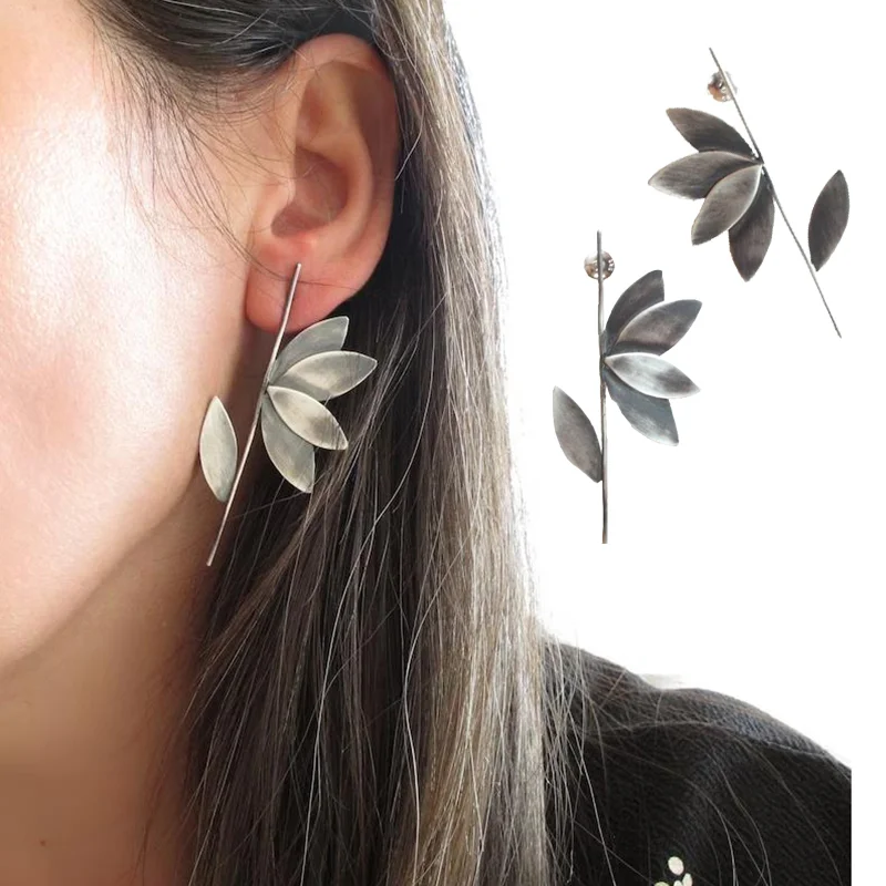 Female Ethnic Plant Leaf Stud Earrings For Women New Simple Jewelry Silver Color Personality Earring Ear Studs Accessories
Female Ethnic Plant Leaf Stud Earrings For Women New Simple Jewelry Silver Color Personality Earring Ear Studs Accessories