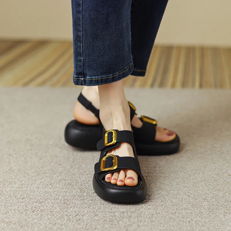 22 Summer New Opentoed Casual Thick-soled Women Shoes Personality Belt Buckle Beach Shoes Soft Leather Comfortable Sandals Women 
22 Summer New Opentoed Casual Thick-soled Women Shoes Personality Belt Buckle Beach Shoes Soft Leather Comfortable Sandals Women