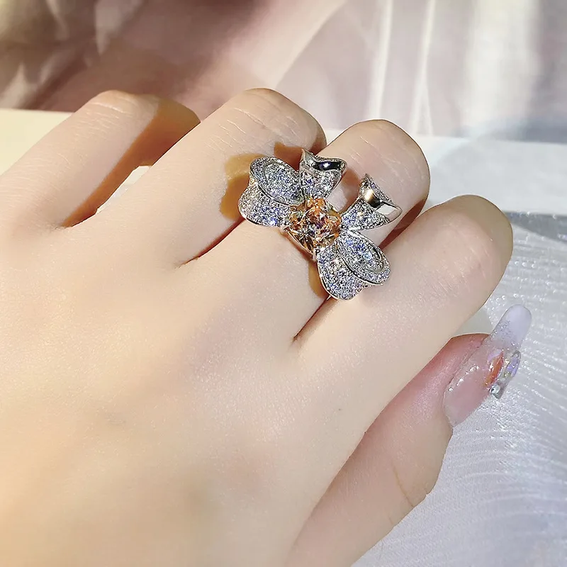 2022 New Three-dimensional Bowknot Ring Full Clear Micro Cubic Zirconia 925 Sterling Silver Adjustable Finger Ring Jewelry 
2022 New Three-dimensional Bowknot Ring Full Clear Micro Cubic Zirconia 925 Sterling Silver Adjustable Finger Ring Jewelry