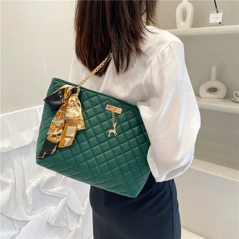 Women Bag New Fashion Rhombus Embroidery Thread Chain Bag Large-capacity One-shoulder Messenger Bag All-match Tote Bag
Women Bag New Fashion Rhombus Embroidery Thread Chain Bag Large-capacity One-shoulder Messenger Bag All-match Tote Bag