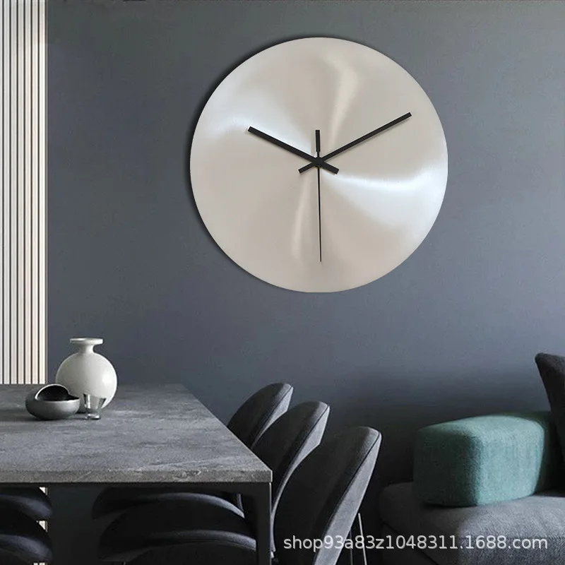 Modern Simple Industrial Style Silver Living Room Wall Clock No Number Room Decoration Clock Round Clock Ornament
Modern Simple Industrial Style Silver Living Room Wall Clock No Number Room Decoration Clock Round Clock Ornament