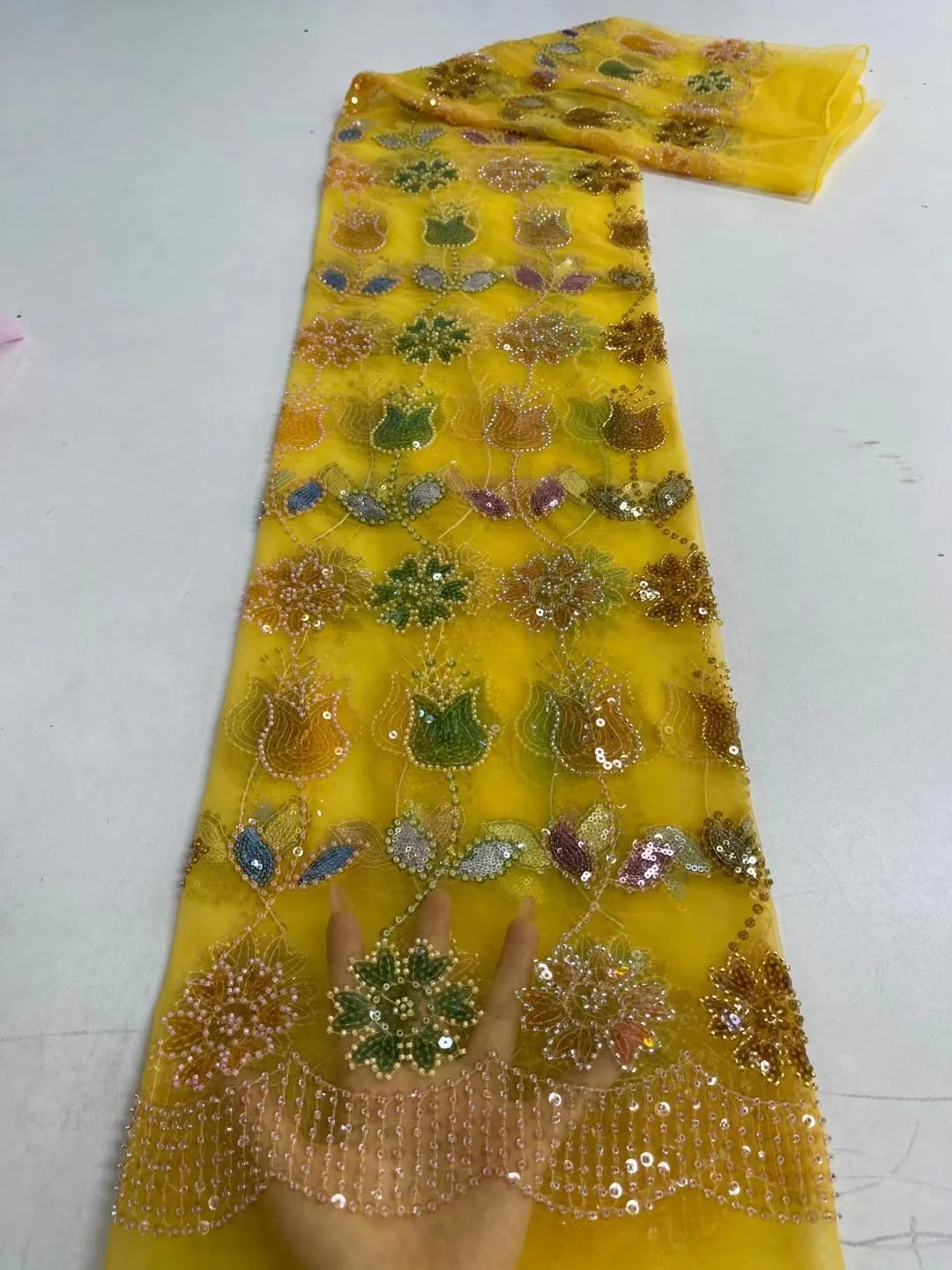 French Design Luxury Beads Embroidered Tulle Fabric Nigeria High Quality 5 Yard Sequins Fabric Wedding Evening Dresses Material
French Design Luxury Beads Embroidered Tulle Fabric Nigeria High Quality 5 Yard Sequins Fabric Wedding Evening Dresses Material