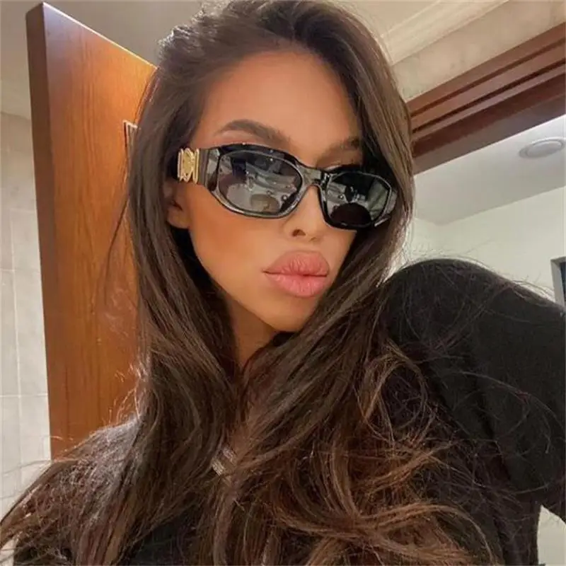 Cute Unique Gradient Rectangle Sunglasses Designer Shades For Women Summer Traveling Black Oculos Fashion Big Frame Sun Glasses
Cute Unique Gradient Rectangle Sunglasses Designer Shades For Women Summer Traveling Black Oculos Fashion Big Frame Sun Glasses