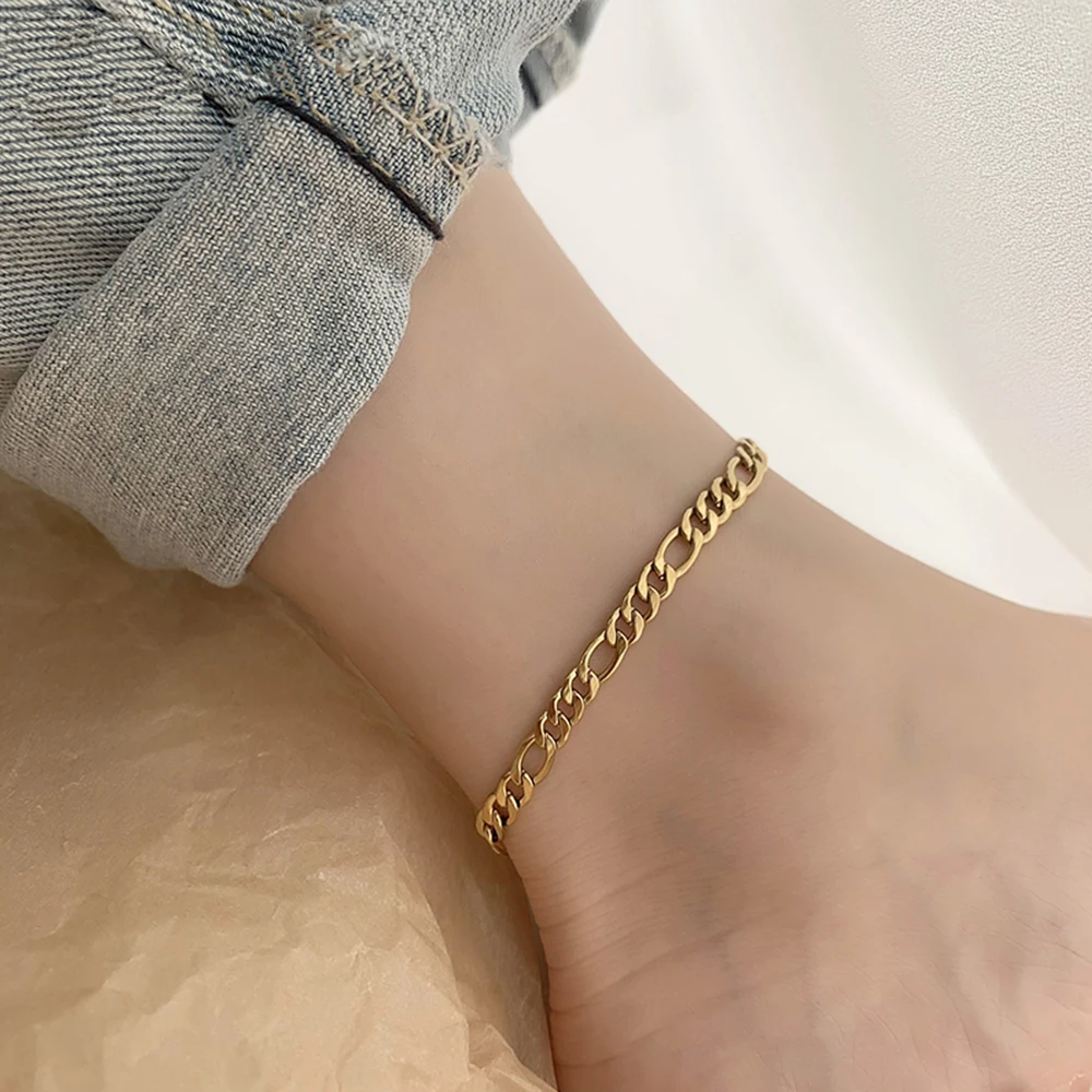 European and American ins style figaro chain titanium steel plated 18K gold anklet women's summer popular chain footwear
European and American ins style figaro chain titanium steel plated 18K gold anklet women's summer popular chain footwear