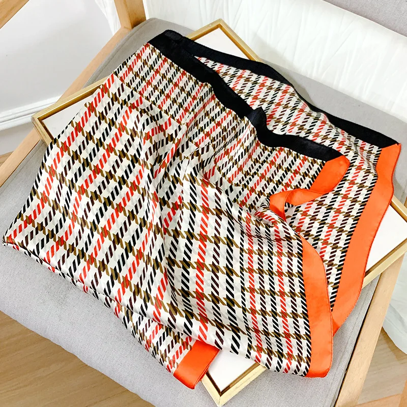 Four Seasons 70X70CM Small Scarves Luxury Lattice print Headcloth 2022 New Style Beach Kerchief Female Fashion Travel Silk Scarf
Four Seasons 70X70CM Small Scarves Luxury Lattice print Headcloth 2022 New Style Beach Kerchief Female Fashion Travel Silk Scarf