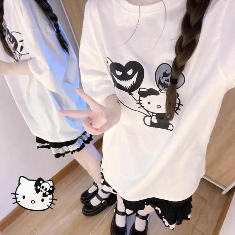 Футболка с рисунком Hello Kitty, демон, воздушный шар, Sanrio, Kawaii, с коротким рукавом, милая мягкая девушка, свободные плечи, летняя футболка КТ с кор...
Футболка с рисунком Hello Kitty, демон, воздушный шар, Sanrio, Kawaii, с коротким рукавом, милая мягкая девушка, свободные плечи, летняя футболка КТ с кор...