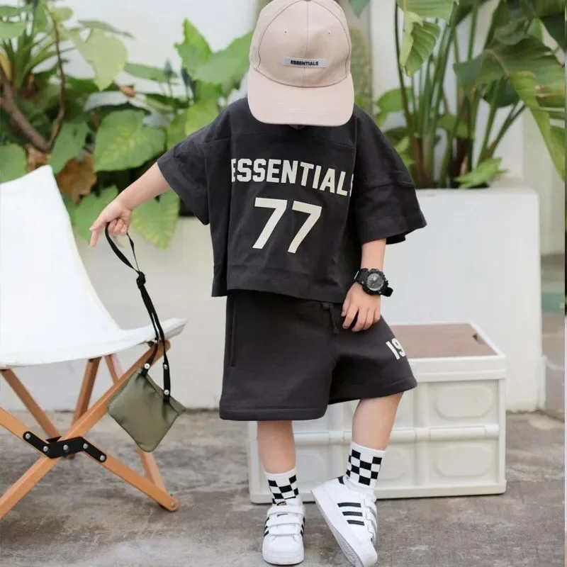 ESSENTIALS Double Thread Children's T-shirt Number 77 Loose Fitting Short Sleeved Boys' High Street Fashion Shorts Two-piece Set
ESSENTIALS Double Thread Children's T-shirt Number 77 Loose Fitting Short Sleeved Boys' High Street Fashion Shorts Two-piece Set