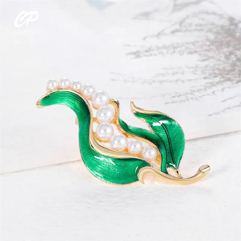 Vintage Delicate Temperament Green Leaf Corsage Alloy Pearl Dripping Oil Brooch Women's Clothing Accessories
Vintage Delicate Temperament Green Leaf Corsage Alloy Pearl Dripping Oil Brooch Women's Clothing Accessories