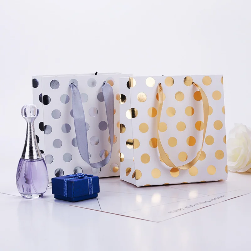 20PCS Gift Simple Gift Paper Bag Bronzing Dot High Grade Cosmetics Clothing Paper Handbag
20PCS Gift Simple Gift Paper Bag Bronzing Dot High Grade Cosmetics Clothing Paper Handbag