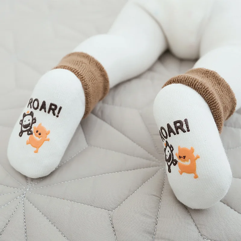 Autumn and Winter New Terry Thickened Combed Cotton Mid-Calf Cartoon Floor Non-Slip 0-3 Years Old Babies' Socks
Autumn and Winter New Terry Thickened Combed Cotton Mid-Calf Cartoon Floor Non-Slip 0-3 Years Old Babies' Socks