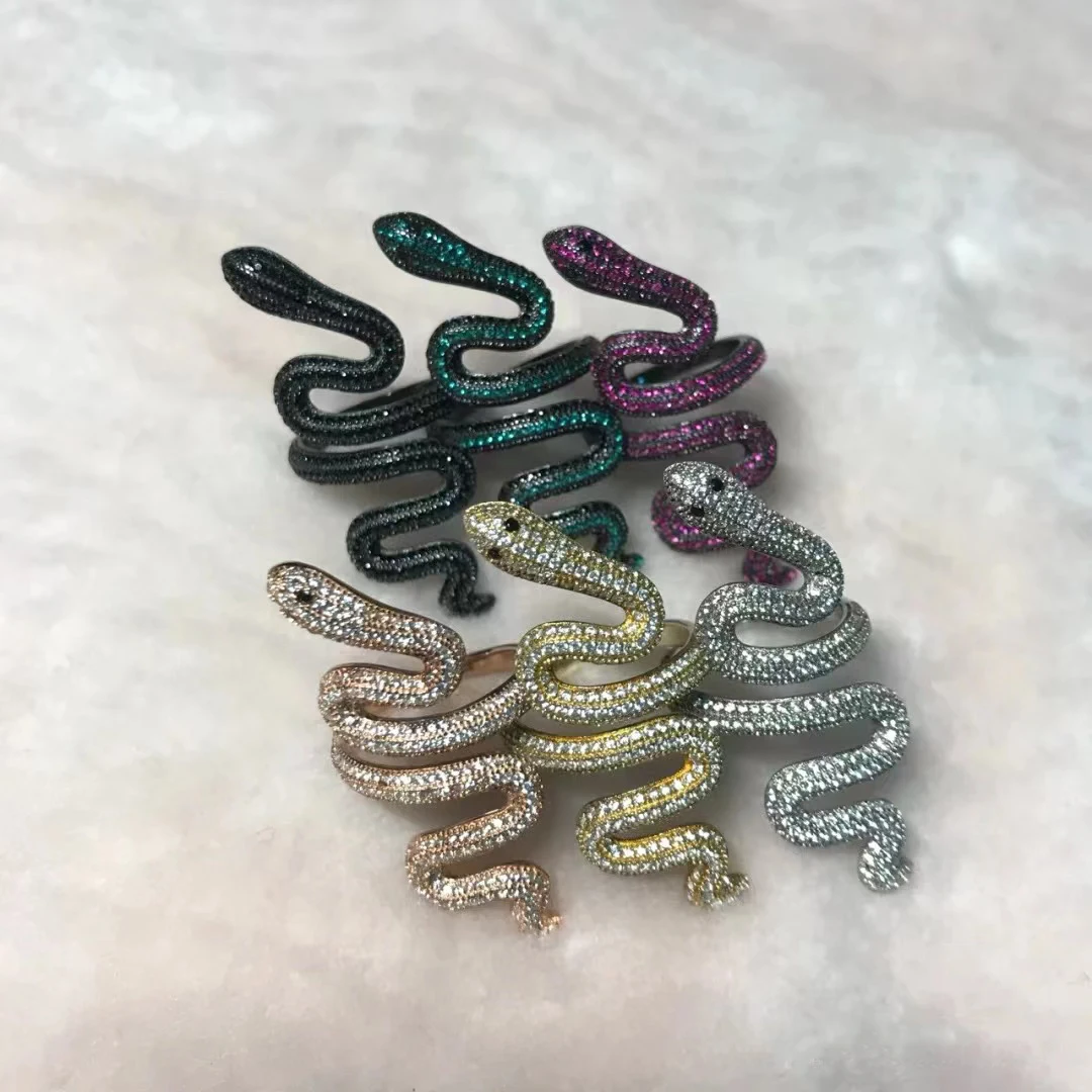 The new 2022 popular reputation snake ring. 6 colors full of diamonds. Comes with a signature box. Exquisite Women's Gifts
The new 2022 popular reputation snake ring. 6 colors full of diamonds. Comes with a signature box. Exquisite Women's Gifts