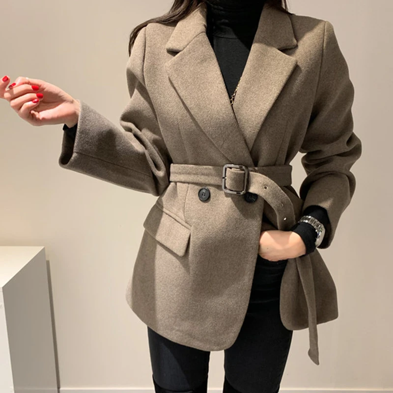 Wool Coat Lapel Thick Short Windbreaker Double-breasted Mid-length Winter Coat with Belt Waist Thin Temperament Blazer Coat 866A
Wool Coat Lapel Thick Short Windbreaker Double-breasted Mid-length Winter Coat with Belt Waist Thin Temperament Blazer Coat 866A