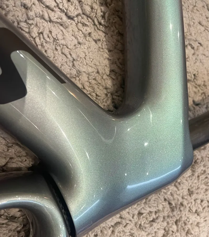 New arrived color bike frameset in carbon taiwan UCI bicycle carbon frame ud glossy disc& rims brakes cycling frame 44-58cm
New arrived color bike frameset in carbon taiwan UCI bicycle carbon frame ud glossy disc& rims brakes cycling frame 44-58cm