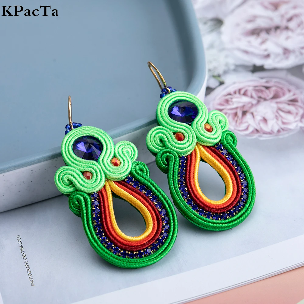 2022 Fashion Trendy Ethnic Style Earrings High Quality Luxury Rhinestone Drop Hollow Design earrings Female Office Jewelry Gift
2022 Fashion Trendy Ethnic Style Earrings High Quality Luxury Rhinestone Drop Hollow Design earrings Female Office Jewelry Gift