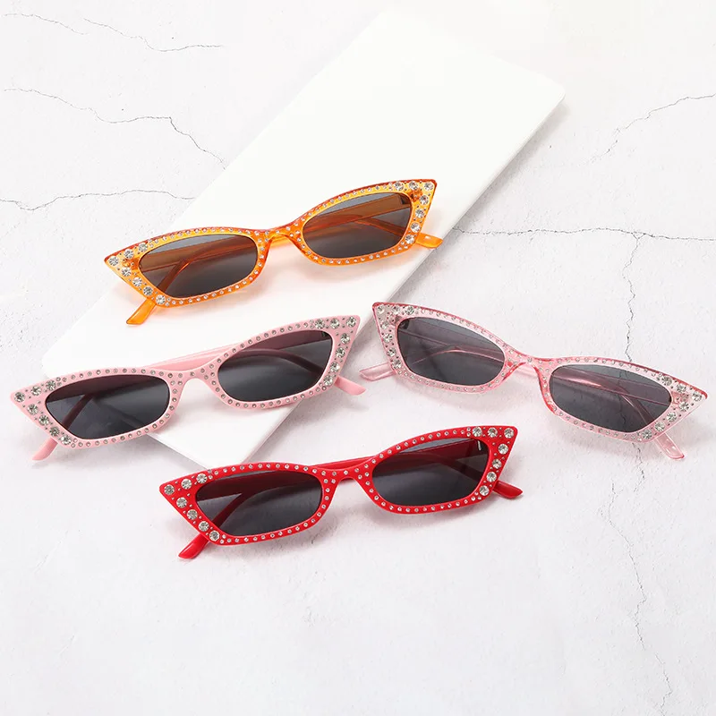 Модные солнцезащитные очки «кошачий глаз», новые женские очки с бриллиантами, роскошные дизайнерские очки, UV400, черные затемненные очки
Модные солнцезащитные очки «кошачий глаз», новые женские очки с бриллиантами, роскошные дизайнерские очки, UV400, черные затемненные очки