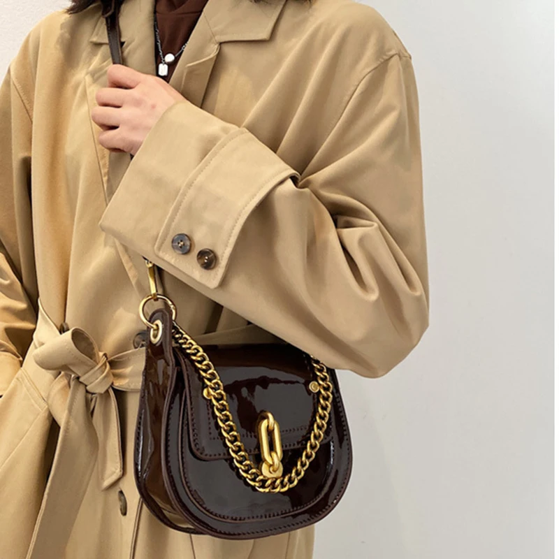 

Fashion Simple Chain PU One Shoulder Messenger Bag New Women's Exquisite Patent Leather Handbag Bolsas Femininas Tendencia 2023