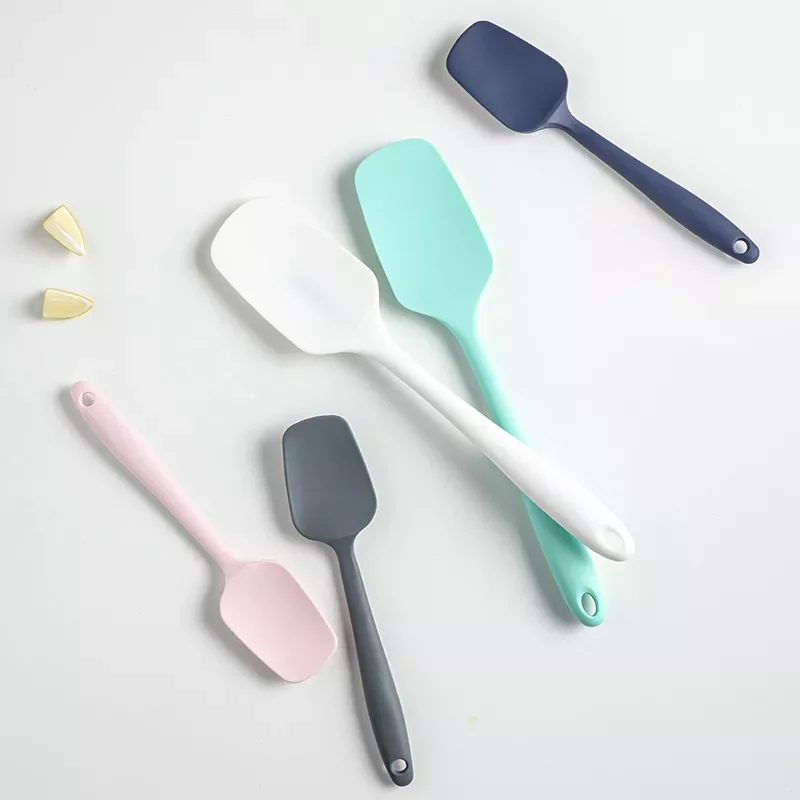 2023New Spatula for Frying Pan Food Grade Silicone Spoon for Kitchen Spatula Non-Stick Cooking Baking Tool Accessories
2023New Spatula for Frying Pan Food Grade Silicone Spoon for Kitchen Spatula Non-Stick Cooking Baking Tool Accessories