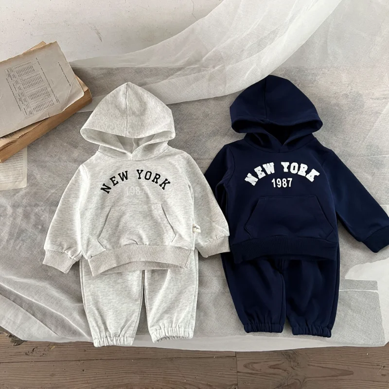 HoneyCherry Spring New Baby Sports Set for Boy and Girl Baby Cotton Hooded Sweatshirt and Trousers Two-piece Sets Kids Clothes
HoneyCherry Spring New Baby Sports Set for Boy and Girl Baby Cotton Hooded Sweatshirt and Trousers Two-piece Sets Kids Clothes