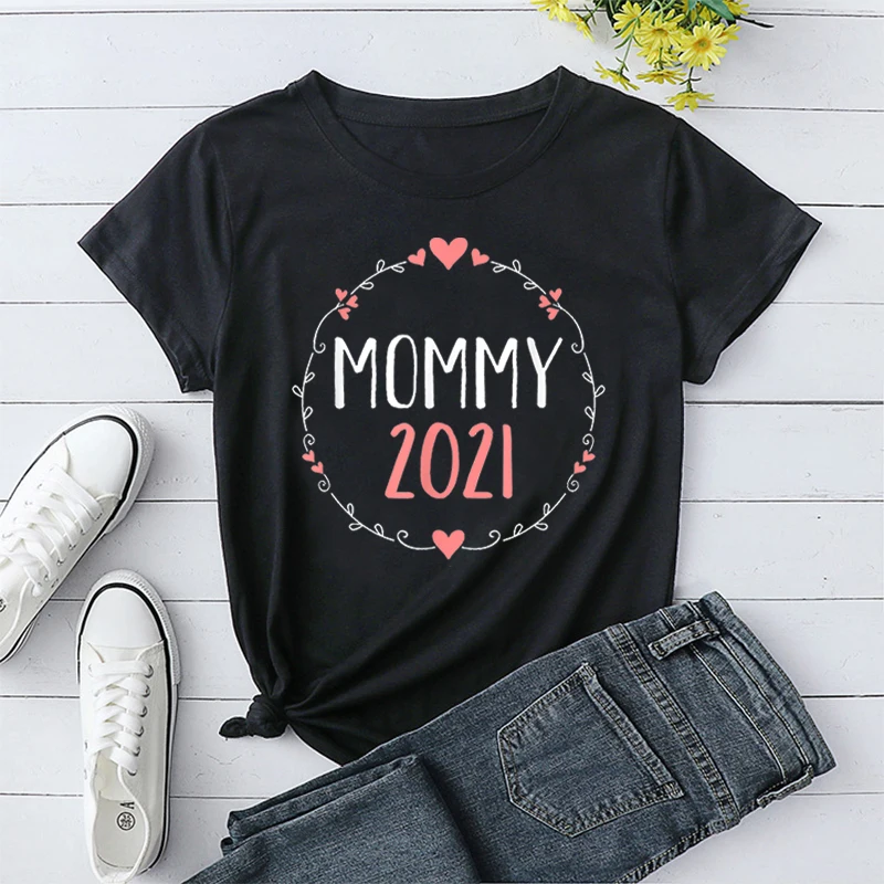 Модные футболки с графическим принтом MOMMY 2021, топы, модная уличная одежда для мам, женские летние уличные Топы в стиле Харадзюку, футболки на ...
Модные футболки с графическим принтом MOMMY 2021, топы, модная уличная одежда для мам, женские летние уличные Топы в стиле Харадзюку, футболки на ...